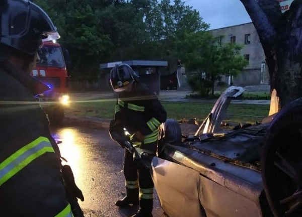 На Пересыпи перевернулся автомобиль — погибла девушка