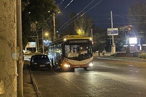 Одесситы начали парковаться на велополосе: какой штраф они заплатят