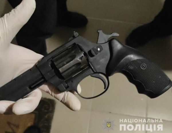 Житель Крыжановки выстрелил в живот соседке
