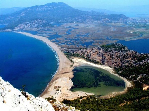 Відпочинок у жовтні: названі ТОП-5 турецьких курортів, доступних українцям