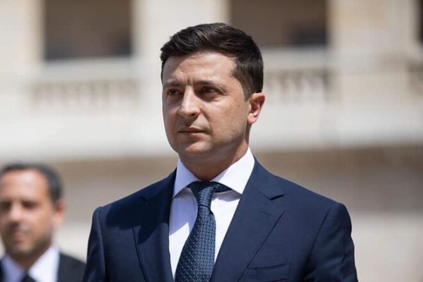 
Зеленский призвал украинцев не забирать банковские вклады на фоне возможного вторжения РФ
