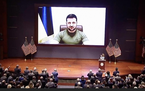 Зеленский попросил у Конгресса США самолеты и ПВО