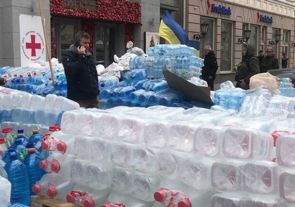 Жажда: из Одессы отправили пять водовозок по восемь кубометров каждая