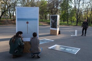 В Одессе открылась выставка украинской военной фотографии "Бок о бок"