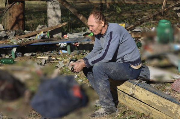 Жахливі кадри: в поліції показали перші хвилини після удару росіян по кафе на Харківщині