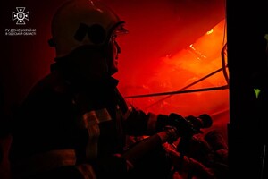 В Одессе вспыхнул масштабный пожар в частном доме: подробности
