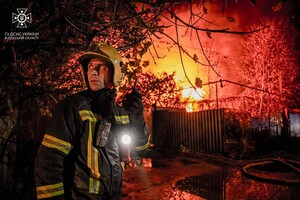 В Одессе вспыхнул масштабный пожар в частном доме: подробности