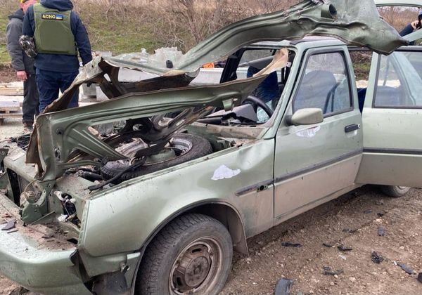 Окупанти вдарили по Нікопольському району: поранено трьох людей, пошкоджено автомобілі
