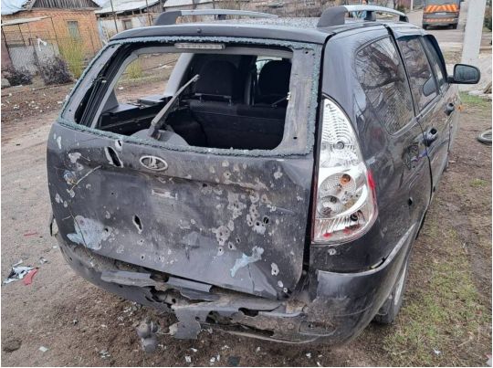Окупанти вдарили по Нікопольському району: поранено трьох людей, пошкоджено автомобілі