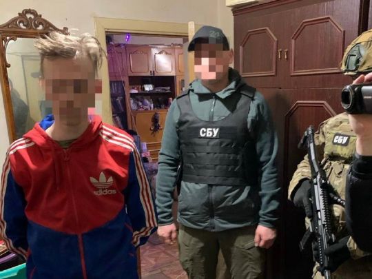 Не лише шпигували, а й ховали загиблих окупантів: під Києвом викрили сімейний дует агентів фсб (фото)