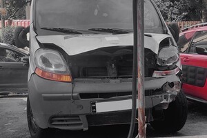 В Одессе неизвестные подожгли эвакуационный автомобиль боевого медика