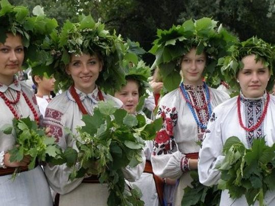 Літні обереги, дівочі ворожіння на Русалчин Великдень: особливості святкування Трійці і Зеленого тижня