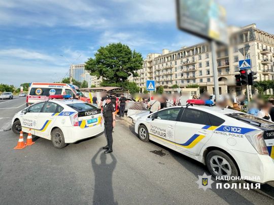 У передмісті Одеси п'яний водій, який тікав від поліції, врізався в людей на пішохідному переході (фото, відео)