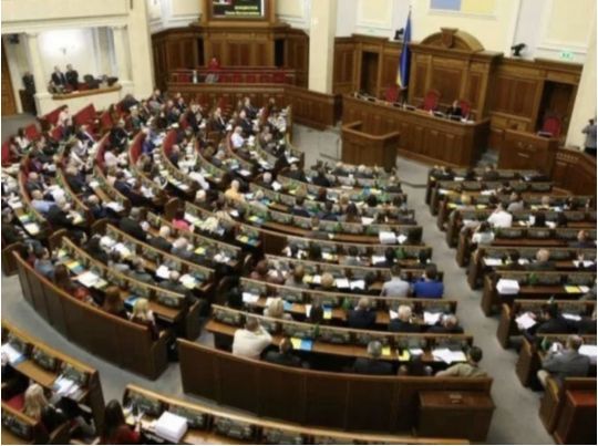 «Велике перезавантаження»: хто ще в уряді написав заяви про відставку, а кого звільнили з ОП