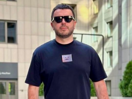 «Вже давно ненавидиш сусідів»: відомий телеведучий не стримав почуття