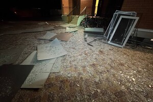 Во время  ночной атаки Одессы пострадали дома, склады и автомобили: есть раненые