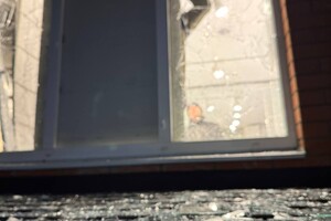 Во время  ночной атаки Одессы пострадали дома, склады и автомобили: есть раненые