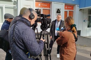 На фасаде Одесской киностудия открыли памятную доску Кире Муратовой