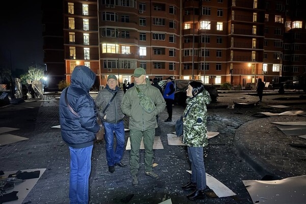 Во время  ночной атаки Одессы пострадали дома, склады и автомобили: есть раненые