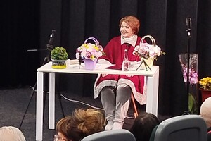 На фасаде Одесской киностудия открыли памятную доску Кире Муратовой