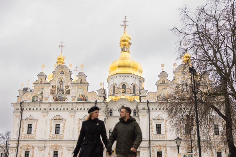 «Наш обов'язок — пам'ятати та говорити світові правду про геноцид»: Зеленський вшанував пам'ять жертв Голодоморів в Україні (фото, відео)