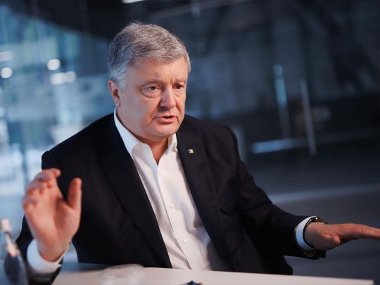 «Чим гірше Україні, тим краще Порошенку»: Валентин Гладких про європейський тур нардепа