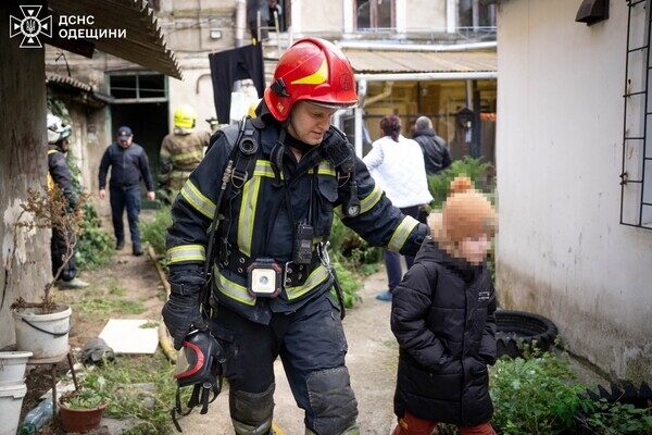 В Одессе горел жилой дом: погиб человек
