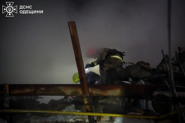 Дроновый удар по дому в Одессе: под завалами обнаружили тело женщины