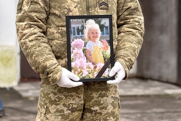 Двухлетняя девочка и пограничницы: что известно о жертвах обстрела Одессы 6 апреля