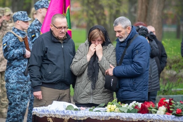 Двухлетняя девочка и пограничницы: что известно о жертвах обстрела Одессы 6 апреля