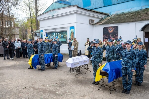 Двухлетняя девочка и пограничницы: что известно о жертвах обстрела Одессы 6 апреля