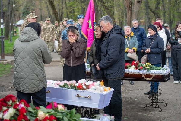 Двухлетняя девочка и пограничницы: что известно о жертвах обстрела Одессы 6 апреля