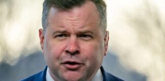 Трамп назначил застройщика главой Национальной разведки США